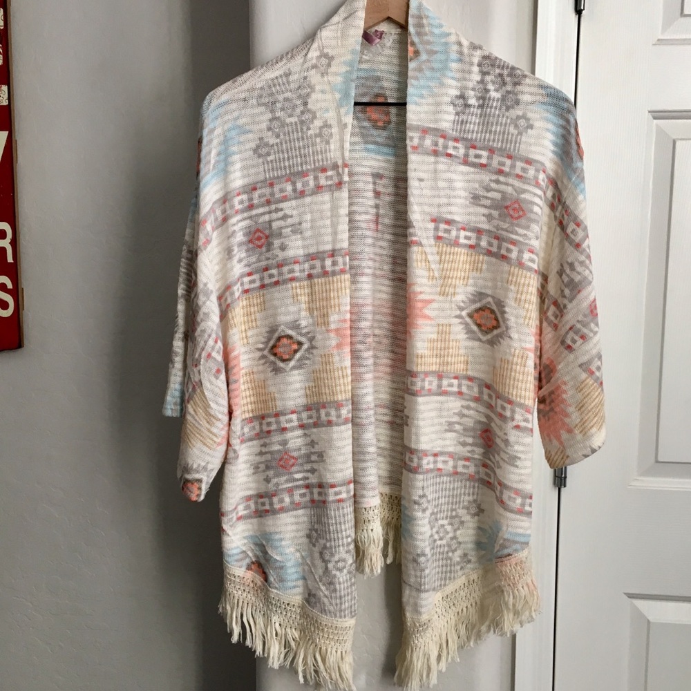 Super Cute Open Cardigan Fringe Hemline Size Large